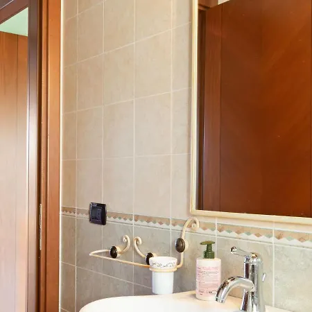 Lavish Holiday In With Swimming Pool Semesterbostad *
