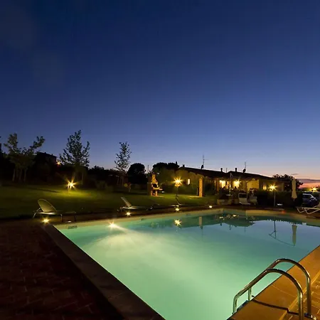 Lavish Holiday In With Swimming Pool Casa vacanze *